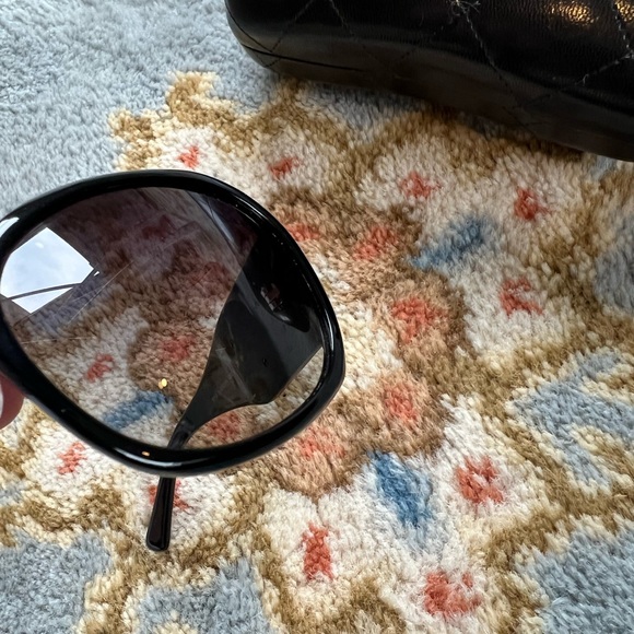 Authentic Chanel sunglasses CC Camellia 🌺 5113 - Picture 5 of 8